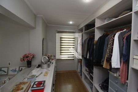Casa à venda com 270m², 3 quartos e 8 vagasCloset