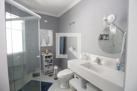 Casa à venda com 270m², 3 quartos e 8 vagasBanheiro da Suíte