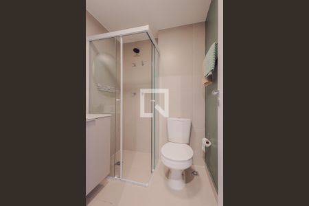 Banheiro Social de kitnet/studio para alugar com 1 quarto, 25m² em Pinheiros, São Paulo