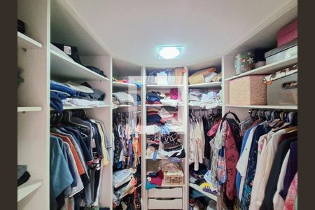 Apartamento à venda com 162m², 3 quartos e 3 vagasCloset da suíte 2