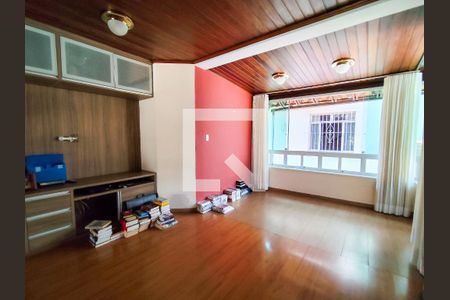 Casa para alugar com 362m², 4 quartos e 4 vagas Casa para alugar com 362m², 4 quartos e 4 vagasSala