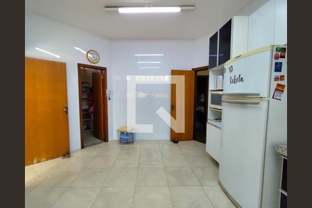 Casa para alugar com 362m², 4 quartos e 4 vagas Casa para alugar com 362m², 4 quartos e 4 vagasCozinha