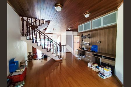 Casa para alugar com 362m², 4 quartos e 4 vagas Casa para alugar com 362m², 4 quartos e 4 vagasSala