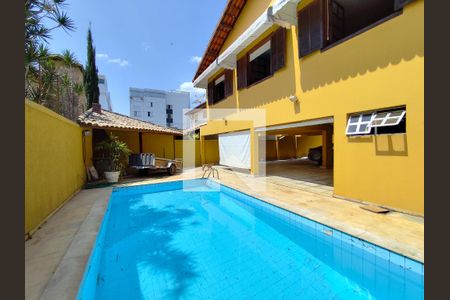 Casa para alugar com 362m², 4 quartos e 4 vagas Casa para alugar com 362m², 4 quartos e 4 vagasÁrea comum