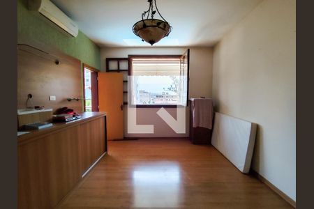 Casa para alugar com 362m², 4 quartos e 4 vagas Casa para alugar com 362m², 4 quartos e 4 vagasQuarto