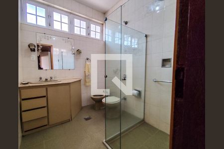 Casa para alugar com 362m², 4 quartos e 4 vagas Casa para alugar com 362m², 4 quartos e 4 vagasBanheiro