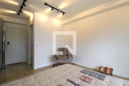 Sala/Quarto de kitnet/studio para alugar com 1 quarto, 24m² em Indianópolis, São Paulo