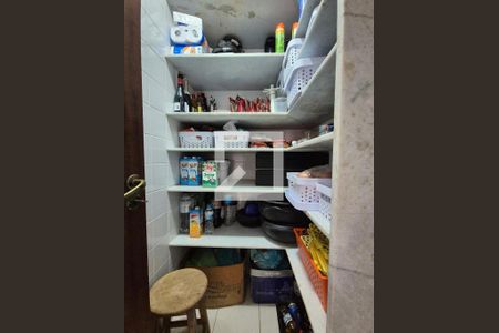 Casa à venda com 252m², 4 quartos e 5 vagasDespensa