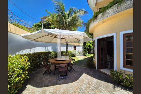 Casa à venda com 252m², 4 quartos e 5 vagasÁrea externa