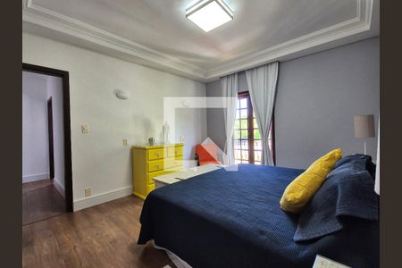 Casa à venda com 252m², 4 quartos e 5 vagasSuite 2