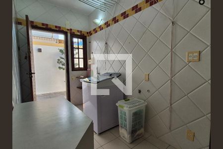 Casa à venda com 252m², 4 quartos e 5 vagasÁrea de Serviço