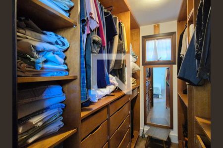 Casa à venda com 252m², 4 quartos e 5 vagasCloset da suíte 1