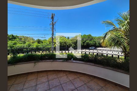 Casa à venda com 252m², 4 quartos e 5 vagasVaranda do quarto 2