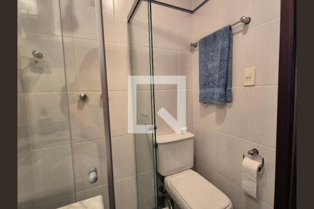 Casa à venda com 252m², 4 quartos e 5 vagasBanheiro da Suíte 1