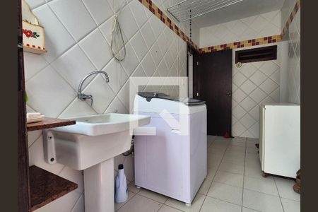 Casa à venda com 252m², 4 quartos e 5 vagasÁrea de Serviço