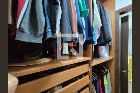 Casa à venda com 252m², 4 quartos e 5 vagasCloset da suíte 2