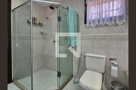 Casa à venda com 252m², 4 quartos e 5 vagasBanheiro da Suíte 2