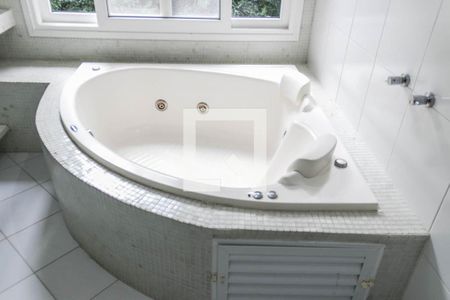 Casa de condomínio para alugar com 500m², 5 quartos e 4 vagasBanheiro