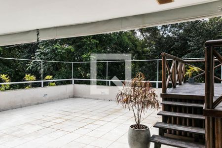 Casa de condomínio para alugar com 500m², 5 quartos e 4 vagasÁrea externa