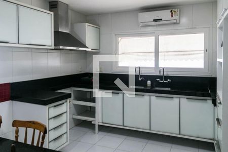 Casa de condomínio para alugar com 500m², 5 quartos e 4 vagasCozinha