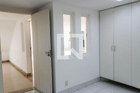 Casa de condomínio para alugar com 500m², 5 quartos e 4 vagasQuarto
