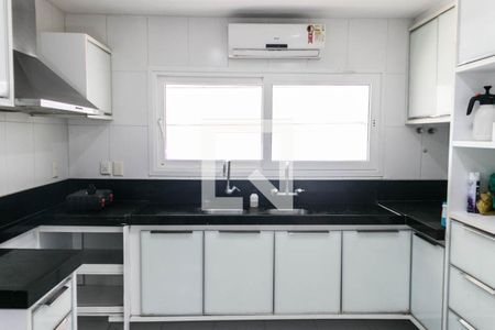 Casa de condomínio para alugar com 500m², 5 quartos e 4 vagasCozinha