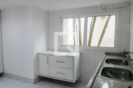 Casa de condomínio para alugar com 500m², 5 quartos e 4 vagasCozinha