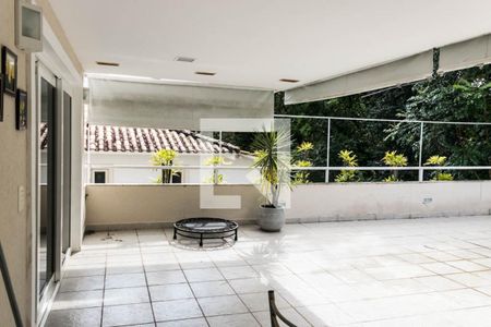 Casa de condomínio para alugar com 500m², 5 quartos e 4 vagasÁrea externa