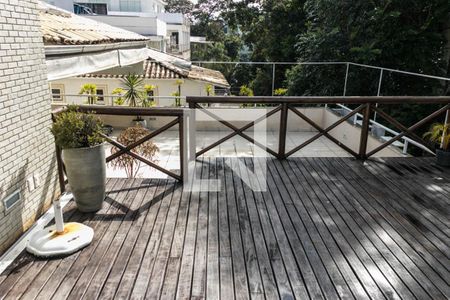 Casa de condomínio para alugar com 500m², 5 quartos e 4 vagasÁrea externa