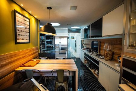 Apartamento à venda com 213m², 3 quartos e 4 vagasFoto 22