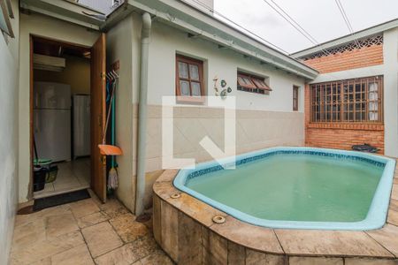 Casa à venda com 184m², 3 quartos e 5 vagasQuintal / Piscina