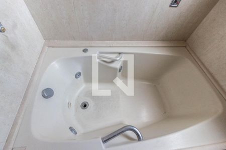 Apartamento à venda com 164m², 3 quartos e 2 vagas Apartamento à venda com 164m², 3 quartos e 2 vagasBanheira