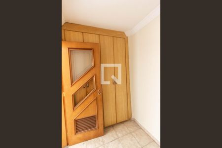 Apartamento à venda com 164m², 3 quartos e 2 vagas Apartamento à venda com 164m², 3 quartos e 2 vagasQuarto de serviço