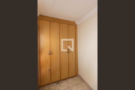 Apartamento à venda com 164m², 3 quartos e 2 vagas Apartamento à venda com 164m², 3 quartos e 2 vagasQuarto de serviço