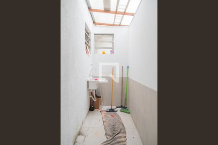 Casa à venda com 150m², 6 quartos e 4 vagas Casa à venda com 150m², 6 quartos e 4 vagasCozinha e Área de Serviço