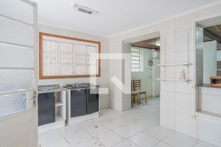 Casa à venda com 150m², 6 quartos e 4 vagas Casa à venda com 150m², 6 quartos e 4 vagasCozinha e Área de Serviço