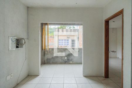 Casa à venda com 150m², 6 quartos e 4 vagas Casa à venda com 150m², 6 quartos e 4 vagasCorredor