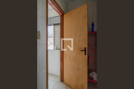 Casa à venda com 150m², 6 quartos e 4 vagas Casa à venda com 150m², 6 quartos e 4 vagasBanheiro quarto 3 - Casa Fundos