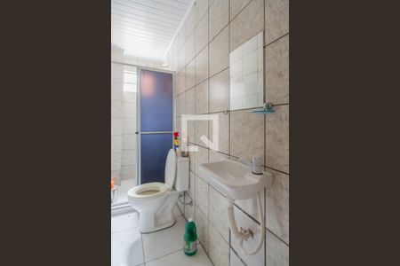 Casa à venda com 150m², 6 quartos e 4 vagas Casa à venda com 150m², 6 quartos e 4 vagasBanheiro do quarto 1 - Casa Fundos