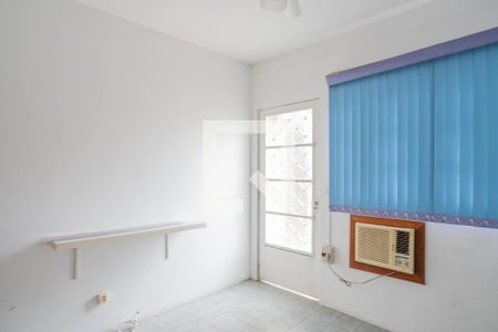 Casa à venda com 150m², 6 quartos e 4 vagas Casa à venda com 150m², 6 quartos e 4 vagasQuarto 2