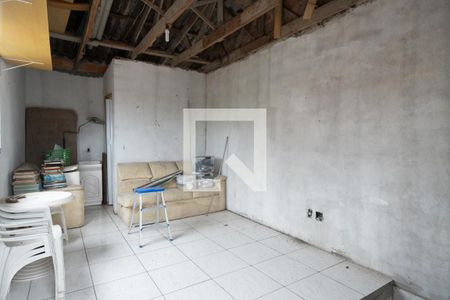 Casa à venda com 150m², 6 quartos e 4 vagas Casa à venda com 150m², 6 quartos e 4 vagasQuarto 2 - Casa Fundos