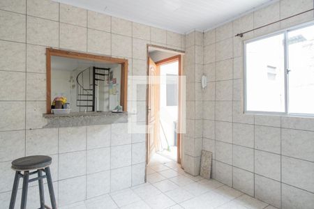 Casa à venda com 150m², 6 quartos e 4 vagas Casa à venda com 150m², 6 quartos e 4 vagasCozinha - Casa Fundos