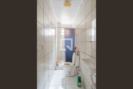 Casa à venda com 150m², 6 quartos e 4 vagas Casa à venda com 150m², 6 quartos e 4 vagasBanheiro do quarto 1 - Casa Fundos
