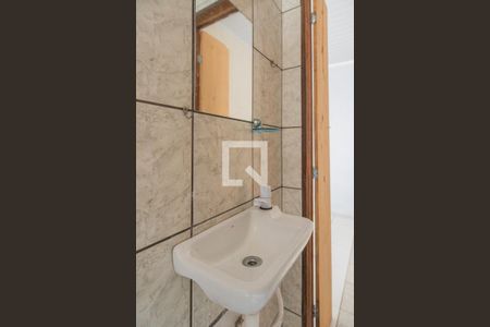 Casa à venda com 150m², 6 quartos e 4 vagas Casa à venda com 150m², 6 quartos e 4 vagasBanheiro do quarto 1 - Casa Fundos
