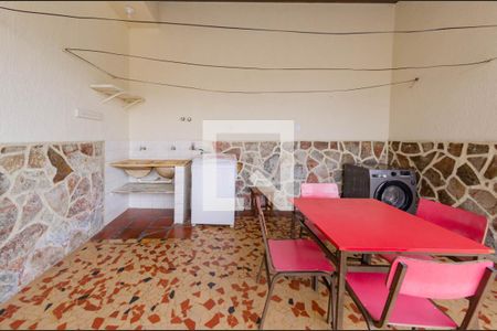 Casa à venda com 268m², 3 quartos e 2 vagasÁrea de serviço