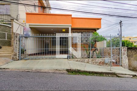 Casa à venda com 268m², 3 quartos e 2 vagasFachada