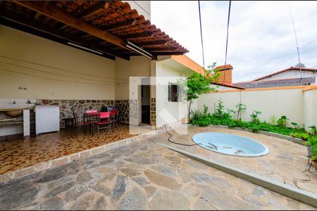 Casa à venda com 268m², 3 quartos e 2 vagasÁrea externa