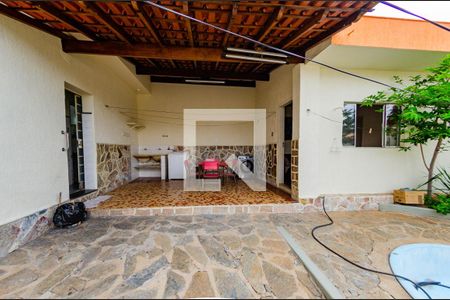 Casa à venda com 268m², 3 quartos e 2 vagasÁrea externa