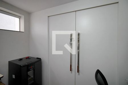 Apartamento à venda com 170m², 4 quartos e 2 vagasEscritório