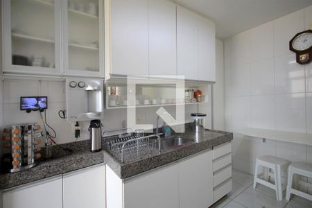 Apartamento à venda com 170m², 4 quartos e 2 vagasCozinha